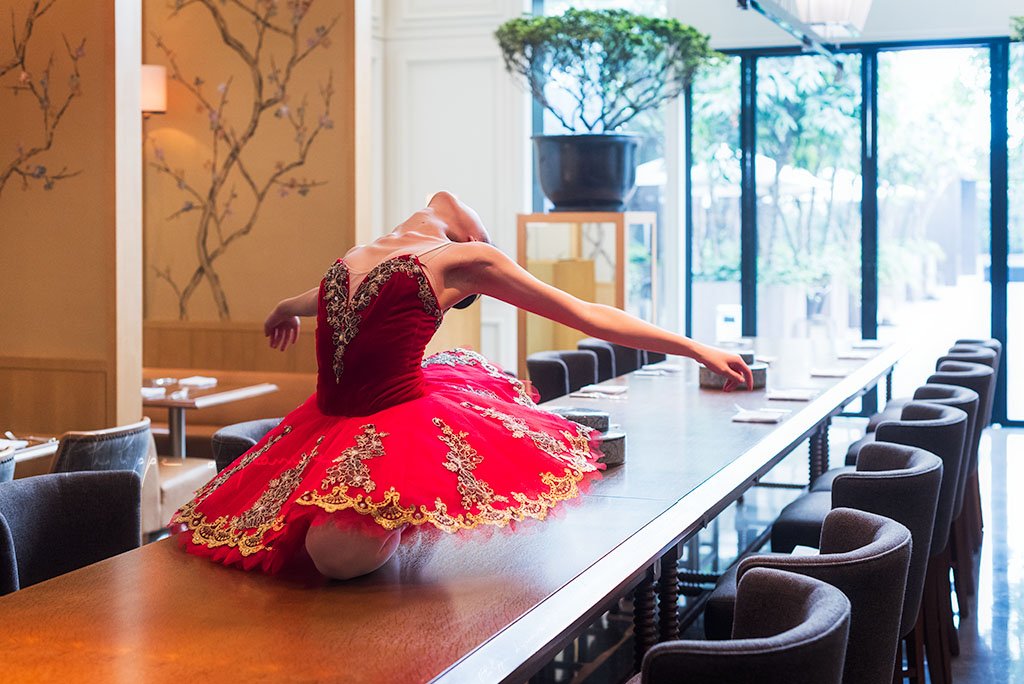 Ballerina on a restaurant table - Photo session organized by @oyuxi for the @instachengdu instagram meetup at Grand Hyatt hotel, Chengdu, Sichuan province, China