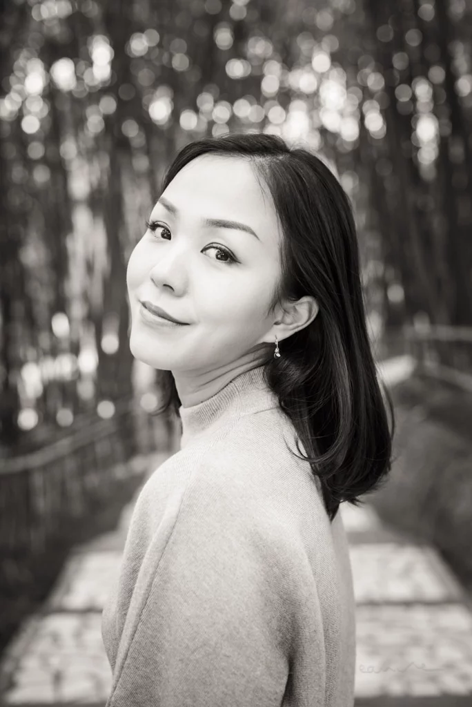 Black and white portrait of a young chinese woman in Chengdu, Sichuan province, China - Model : Fanny