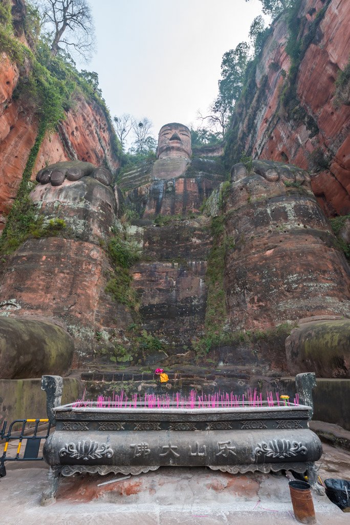 Leshan Giant Buddha - 71m - is the world's biggest stone sitting buddha statue and a touristic famous spot in Sichuan province.